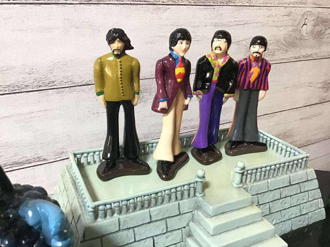 ビートルズ イエローサブマリン Gartlan USA Inc