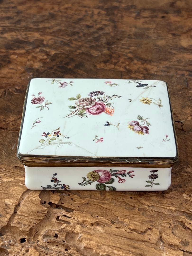 ヨーロッパのアンティーク小箱