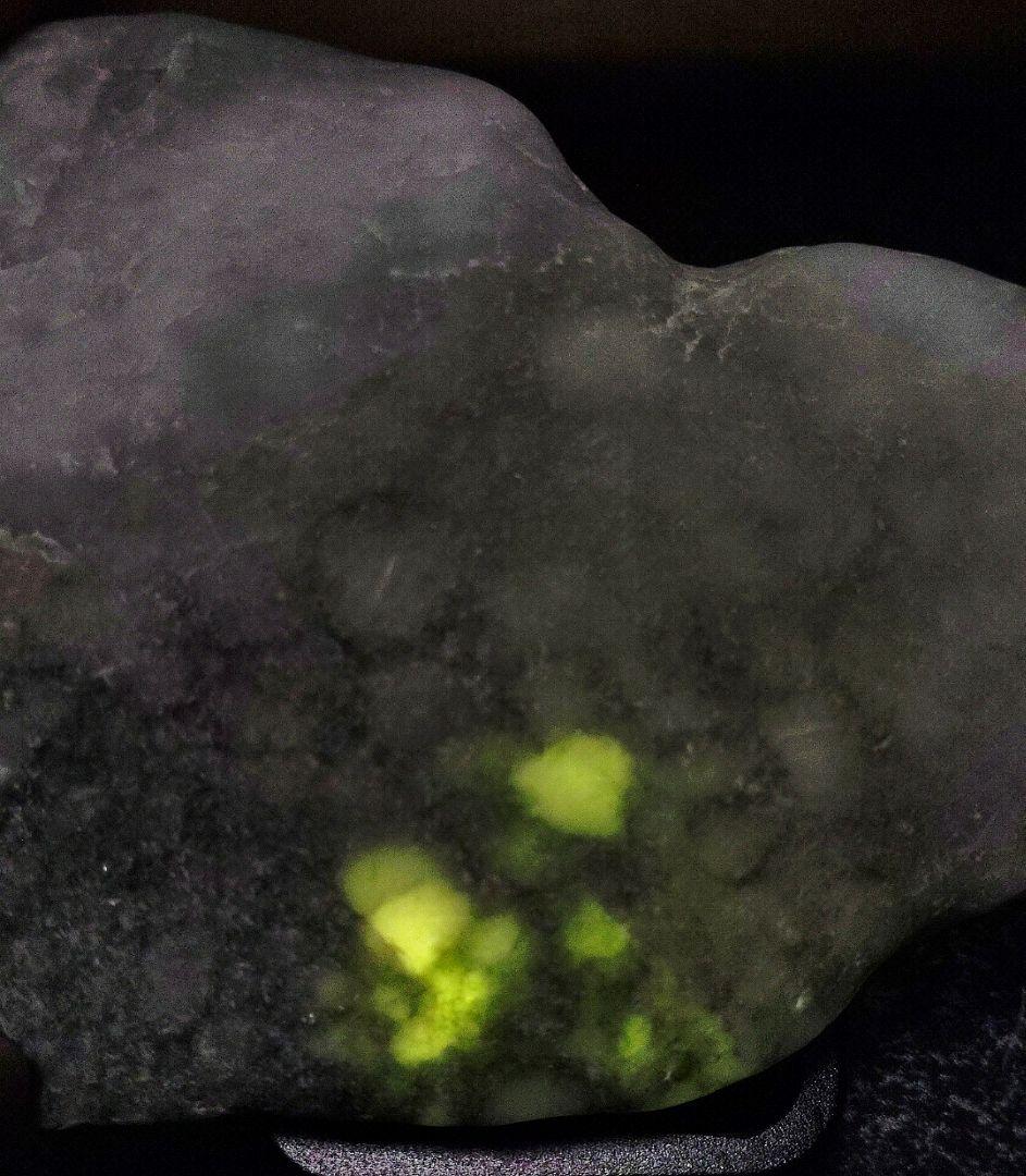 ★翡翠原石★糸魚川硬玉【小滝・川ズレ・ミロナイト翡翠】