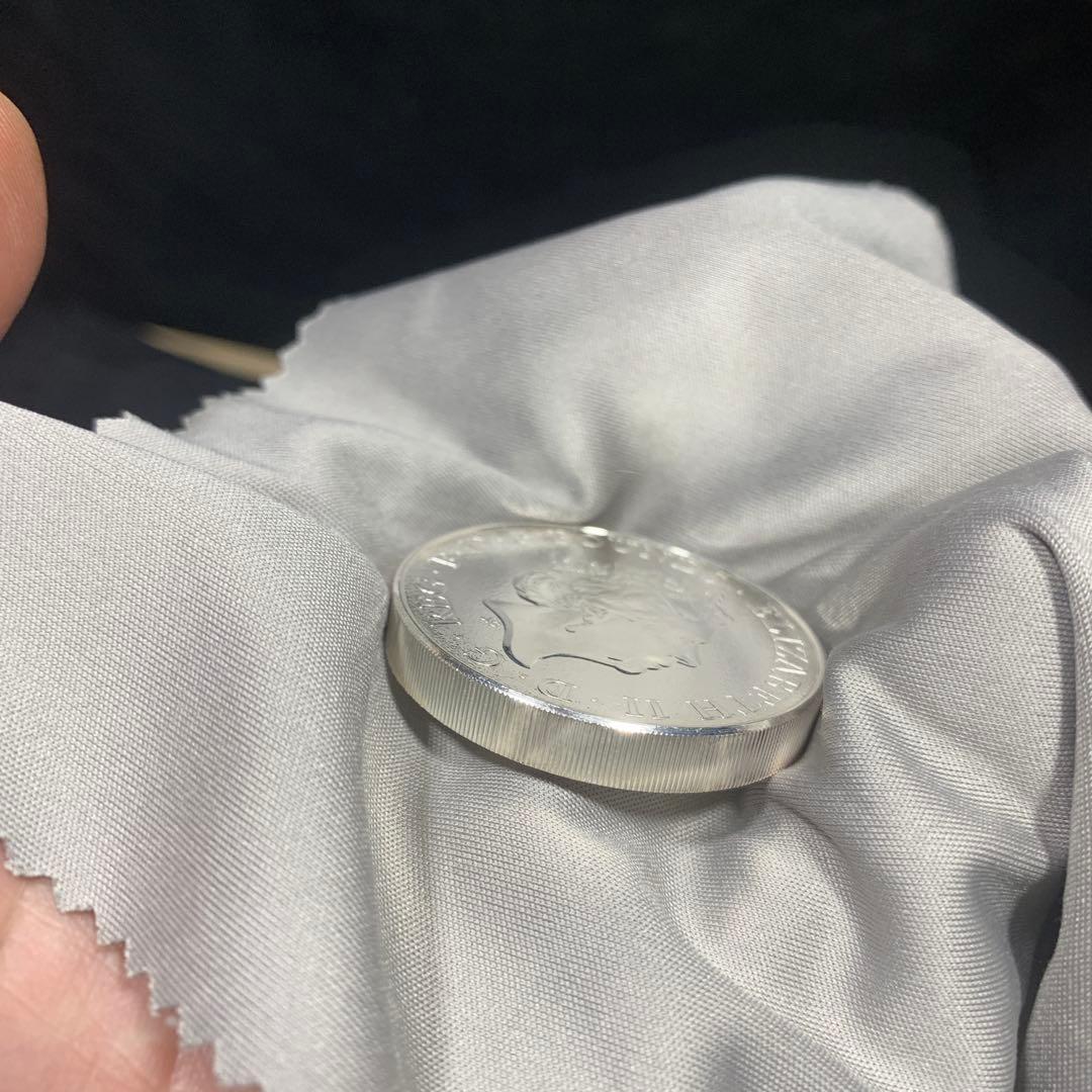 その4　純銀貨 2オンス クイーンズビースト　2016 ライオン・イングランド