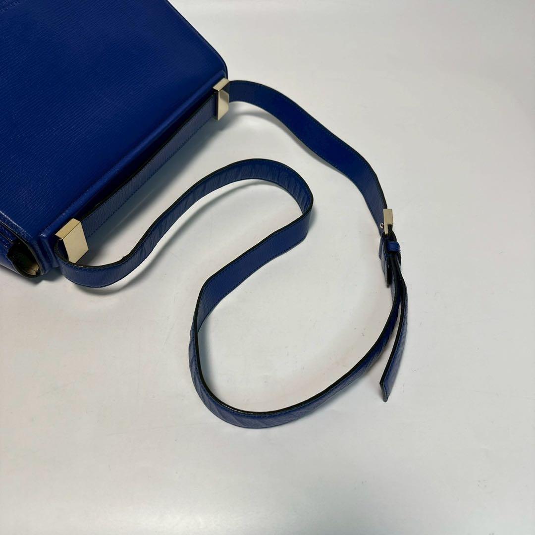 p76【美品】ジバンシー　ロゴ型押し　パンドラ　レザー　ショルダーバッグ.