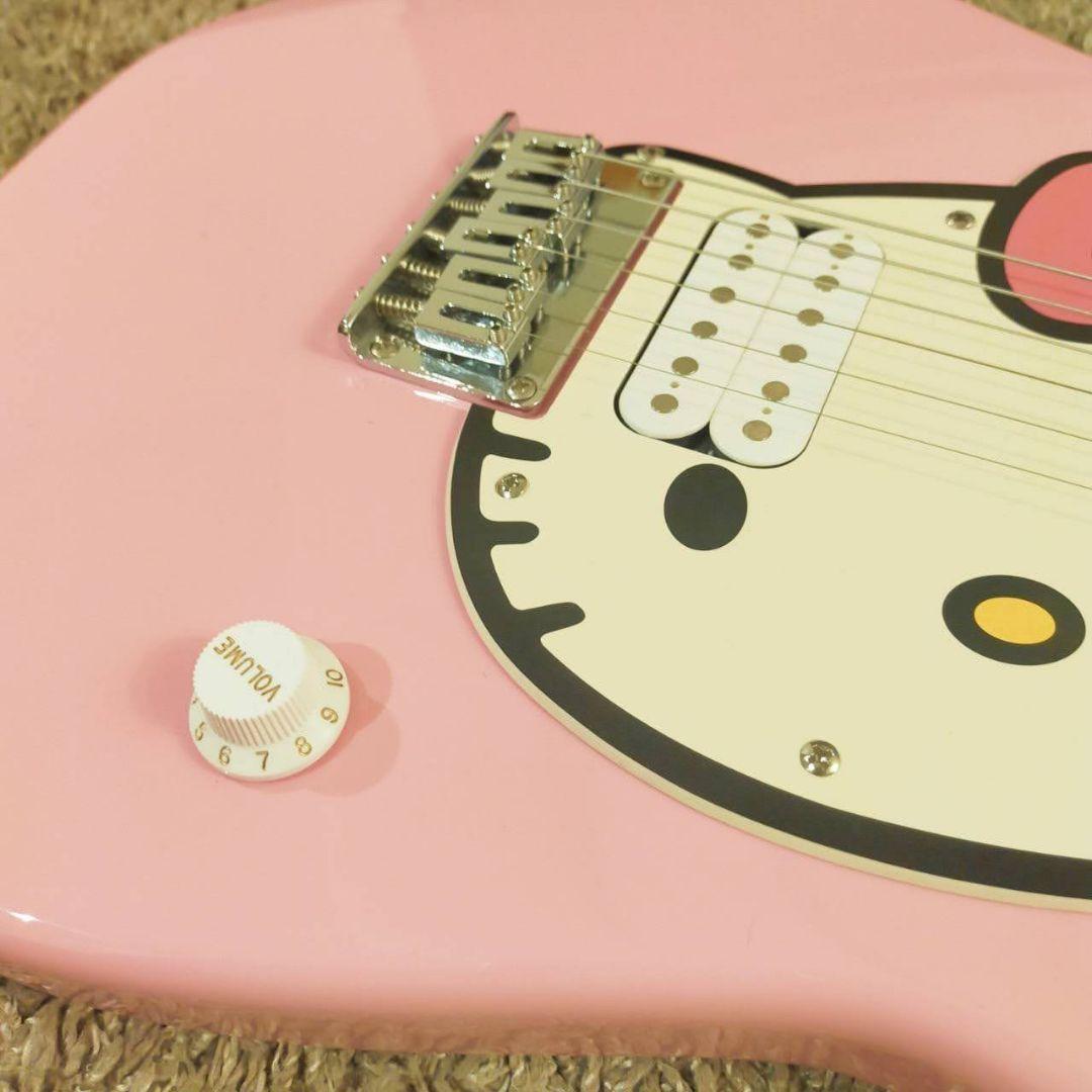 SQUIER エレキギター ストラトキャスタータイプ HELLO KITTY