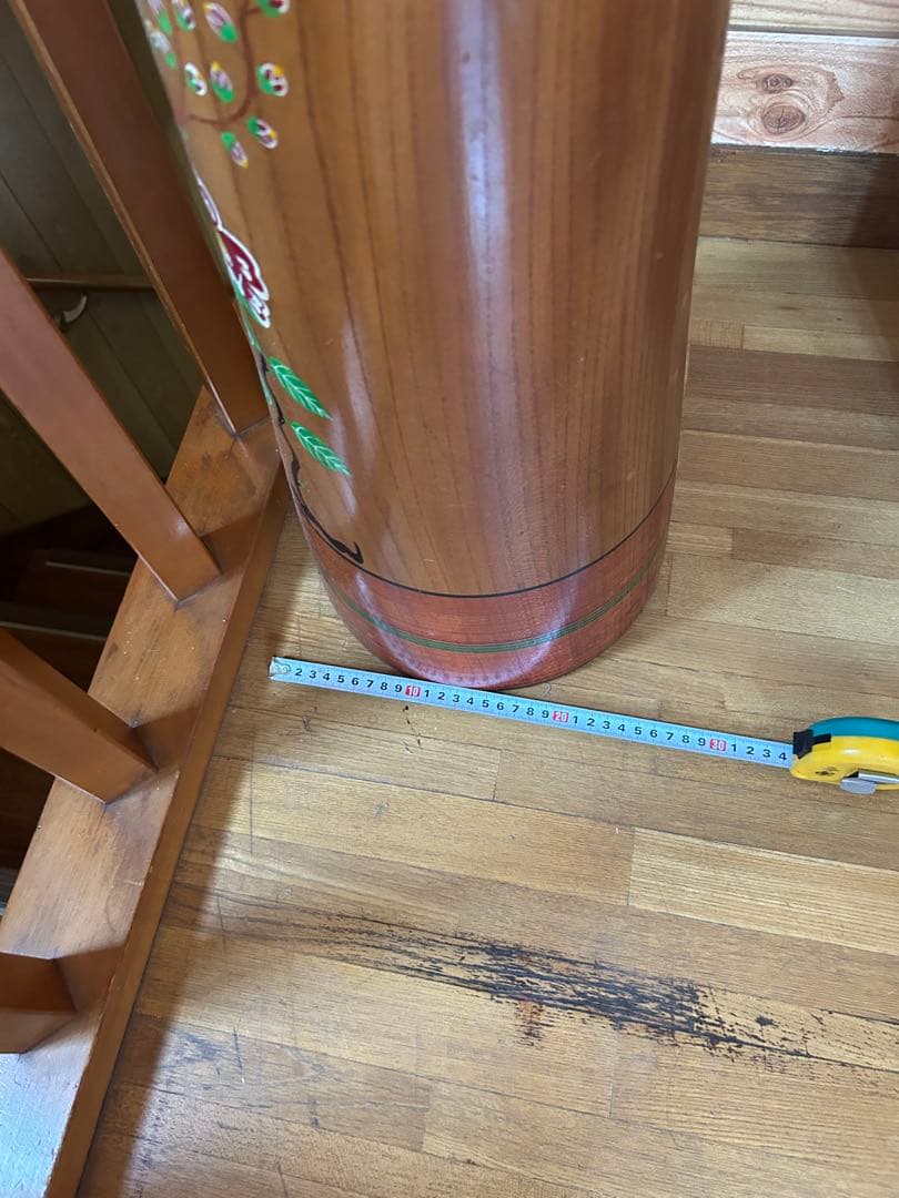 巨大な木地山こけし：高橋久宗作