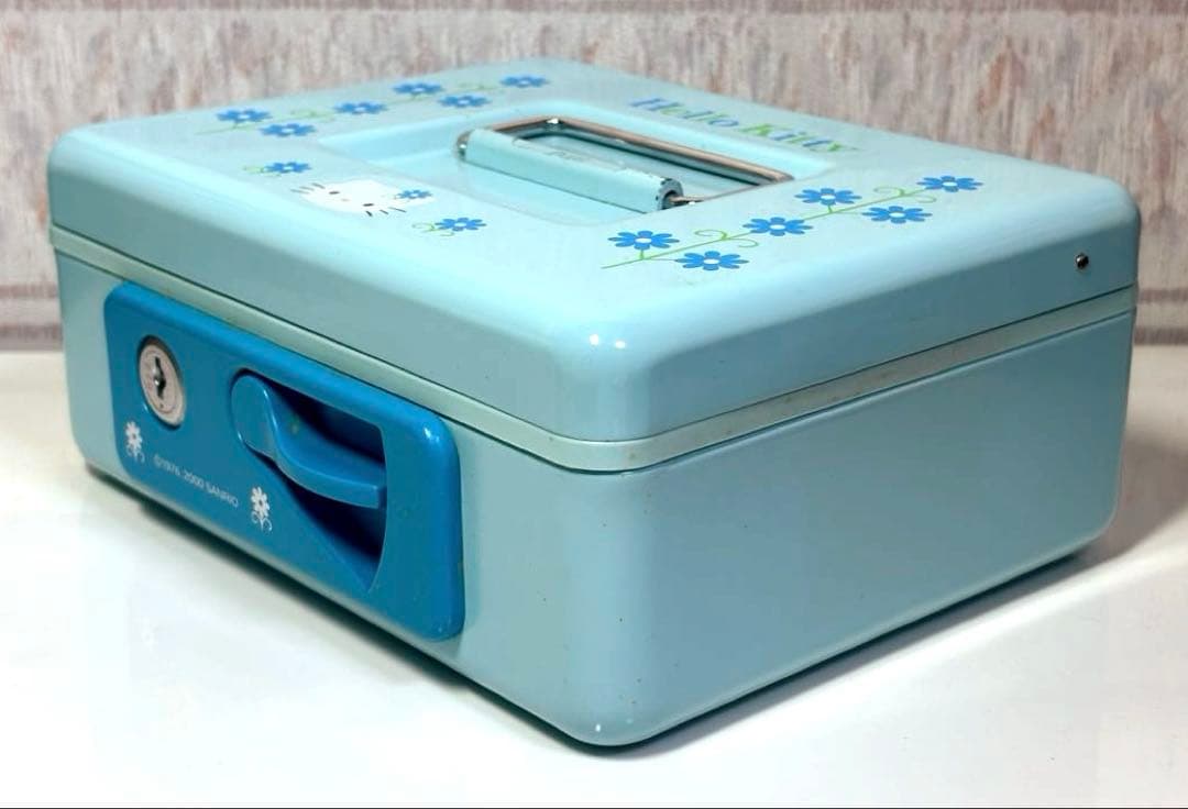 サンリオ⭐︎ハローキティ 手提げ金庫 平成レトロ　廃番品　レア　00年