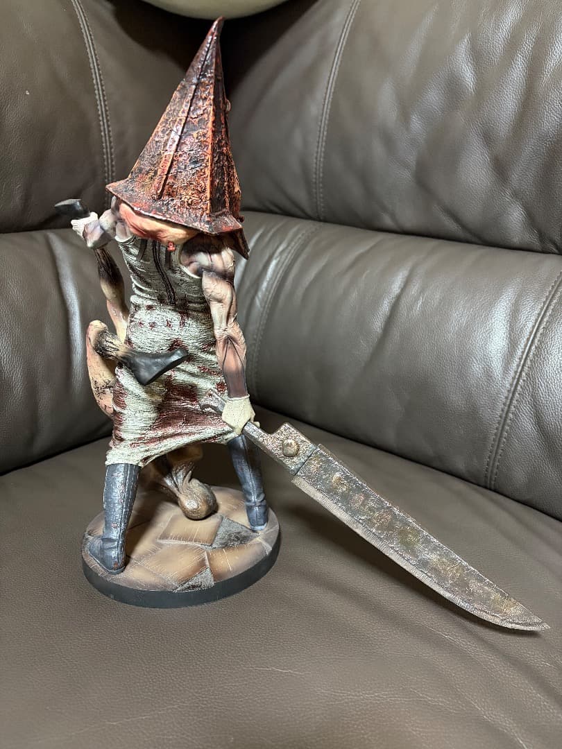 レッドピラミッドシング