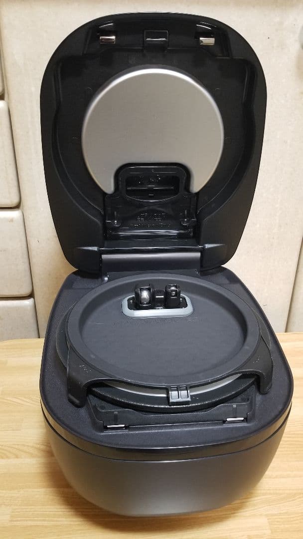 2021年製 土鍋ご泡火炊き タイガー圧力IH炊飯器 バックライト液晶画面搭載