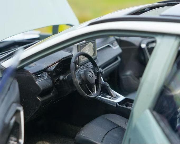 トヨタ RAV4 2019 1/18 ダイキャストモデル ミラノカーキ