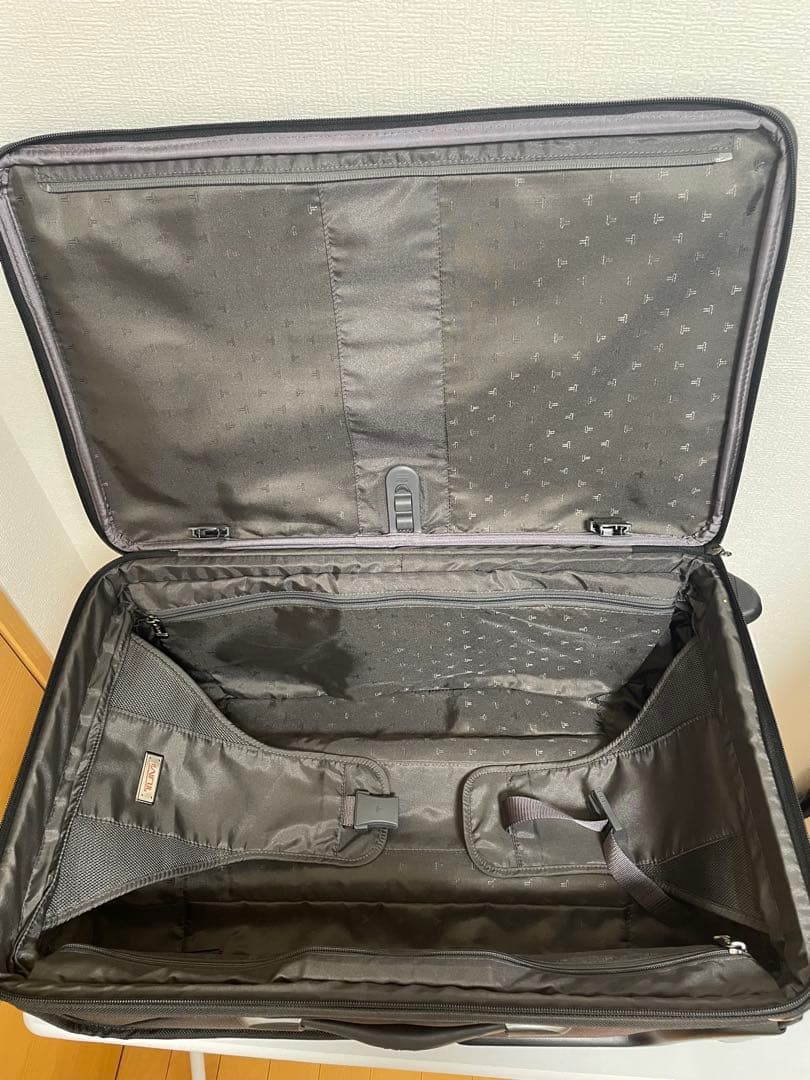 TUMI ブラック キャリーケース　22022D4