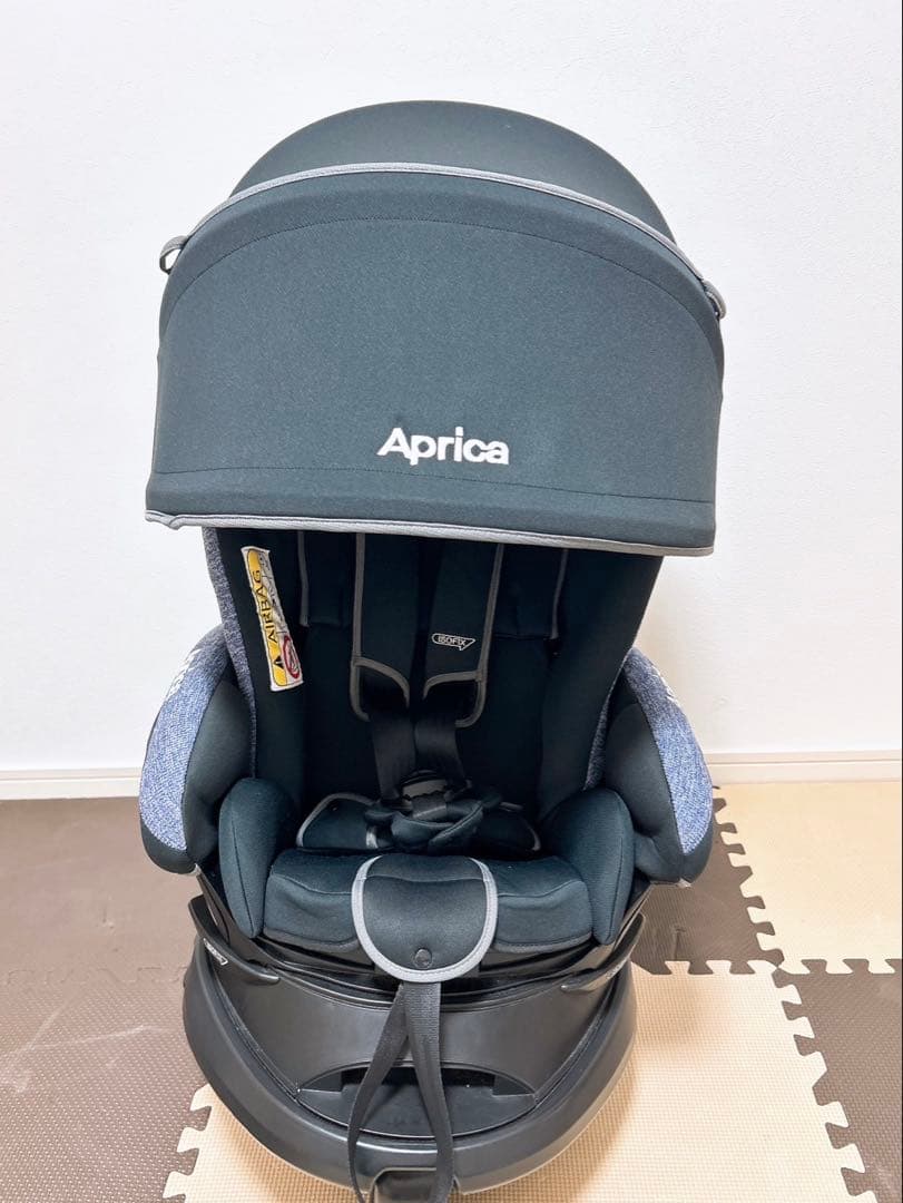 美品✨️Aprica フラディア　グロウ　ISOFIX ブラック　チャイルドシート