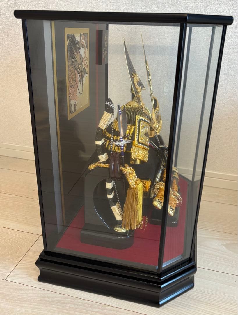 【値下げ！】兜飾り（こどもの日）ディスプレイケース付き