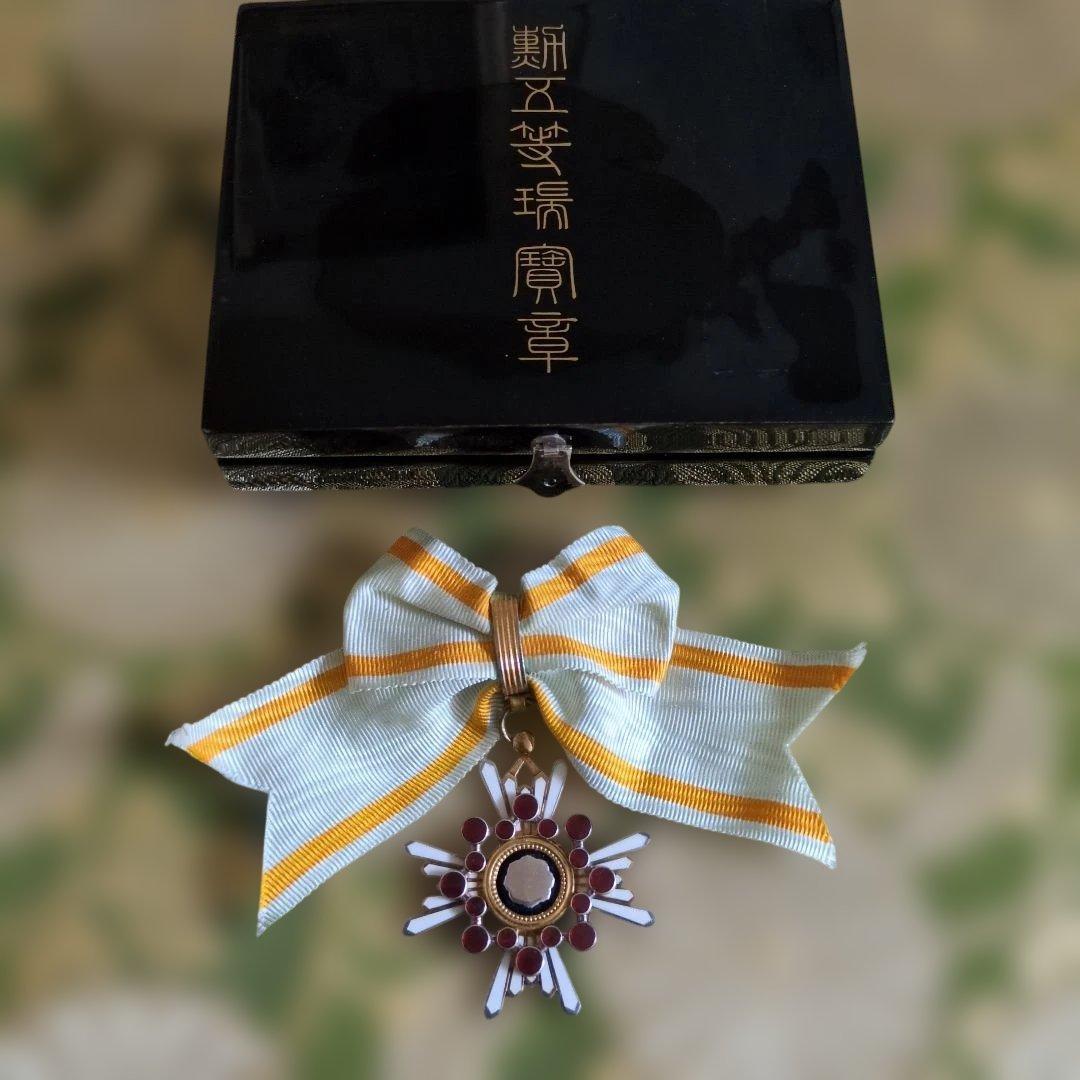 【美品・希少】勲五等瑞宝章 リボン婦人用 塗共箱・略綬付き