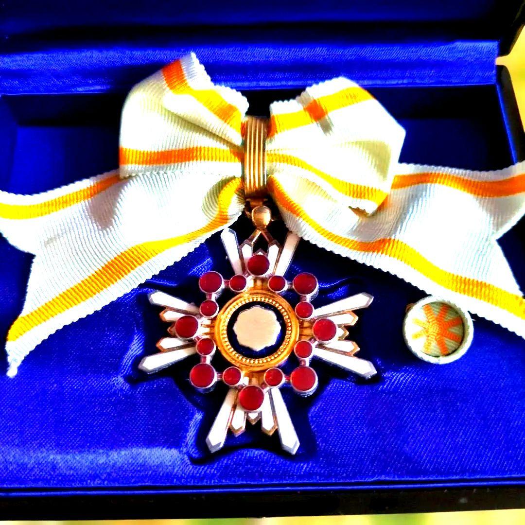 【美品・希少】勲五等瑞宝章 リボン婦人用 塗共箱・略綬付き