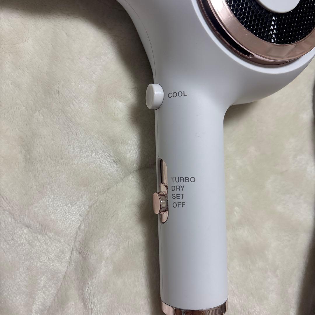 P-UP CREA hair dryer ホワイト　2024年製