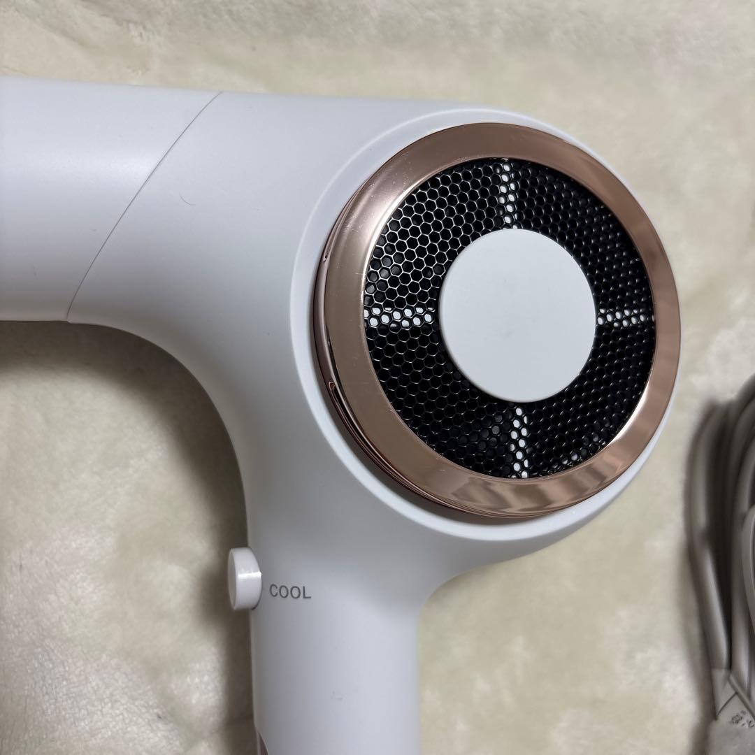 P-UP CREA hair dryer ホワイト　2024年製