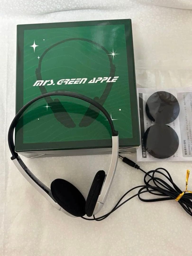 ミセスグリーンアップル　ポータブルCD機とケースとヘッドホン