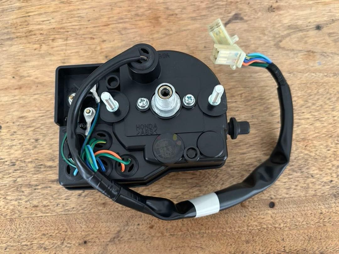 た*う様 【未使用】HONDA PS250スピードメーター 37200-KT8-