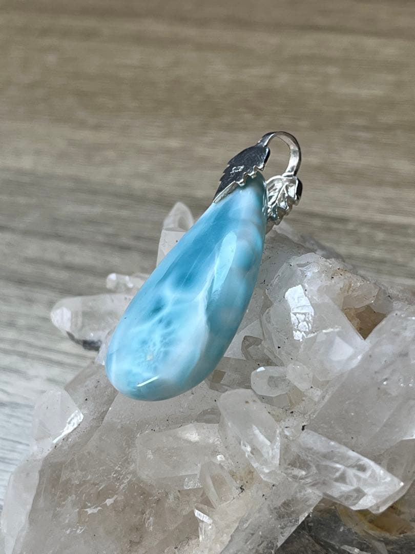 天然石ラリマー☆高品質！しずく型ペンダントトップ②☆リーフ型バチカンがステキ！
