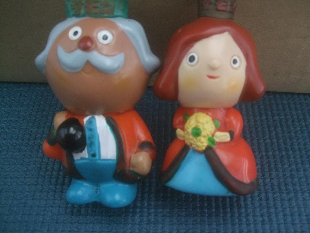 サモン★王様＆お妃さま★ ソフビ人形 ★貯金箱 ★2体セット
