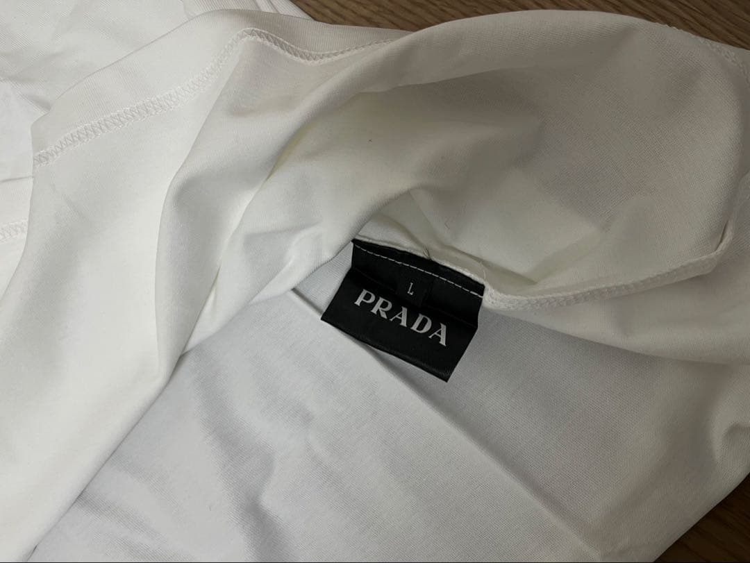 PRADA ホワイト Tシャツ