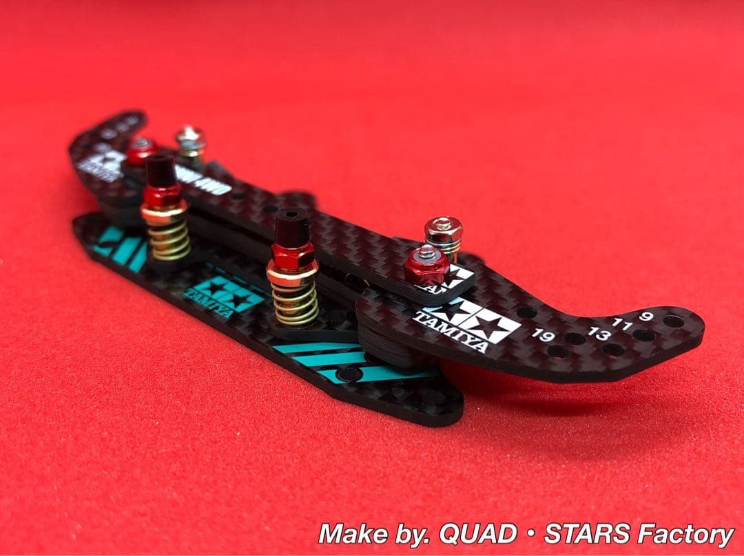 【ミニ四駆パーツ】2軸ATピボットバンパー　2022カーボン【レッドVer.】