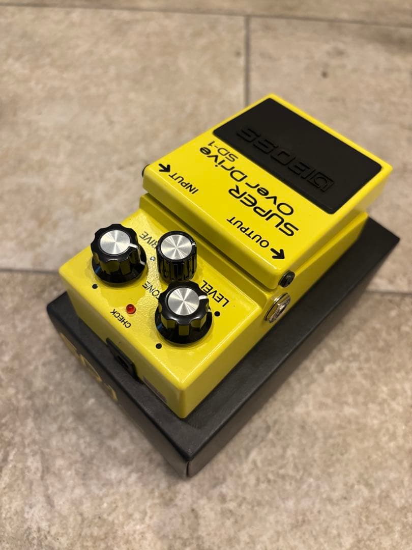未使用に近い BOSS SD-1 スーパーオーバードライブ ギターエフェクター