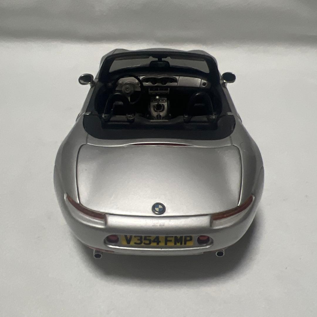 BMW Z8 1/18 模型