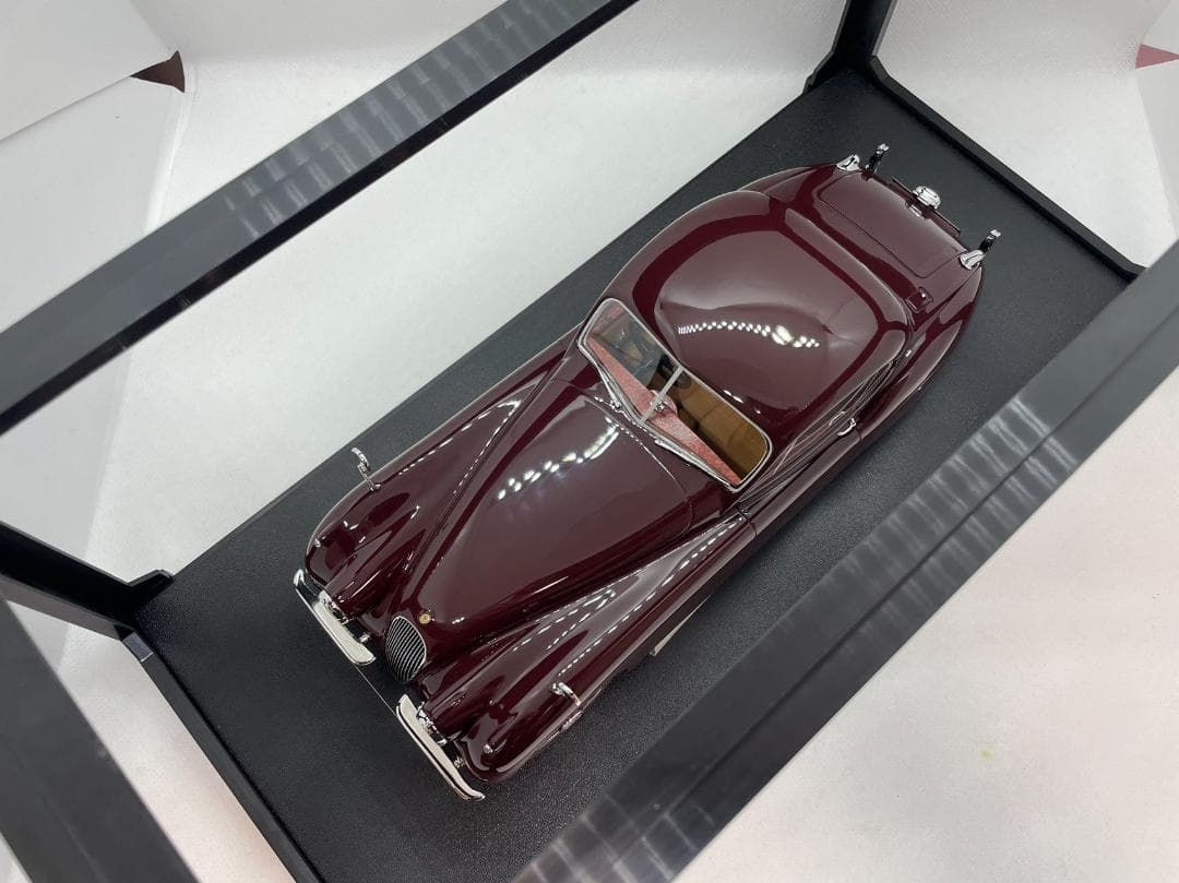 101-052 Cult 1/18 ジャガー Jaguar