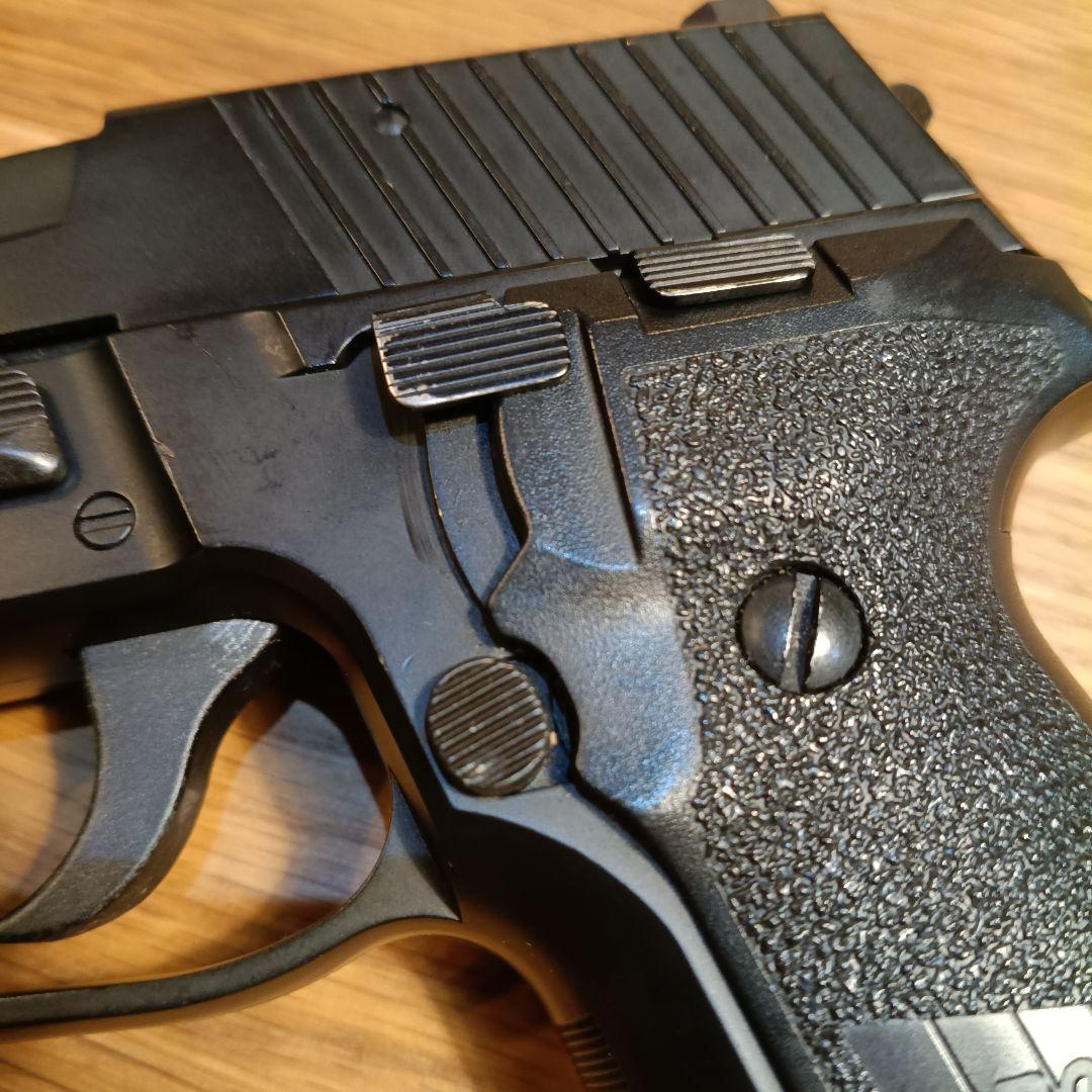 東京マルイ　SIG SAUER P226 RAIL ガスガン　マガジン2本