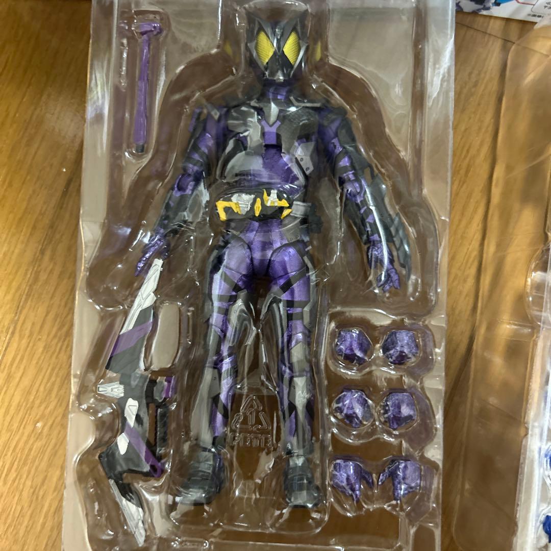 S.H.Figuarts フィギュアーツ 仮面ライダー滅　スティングスコーピオン