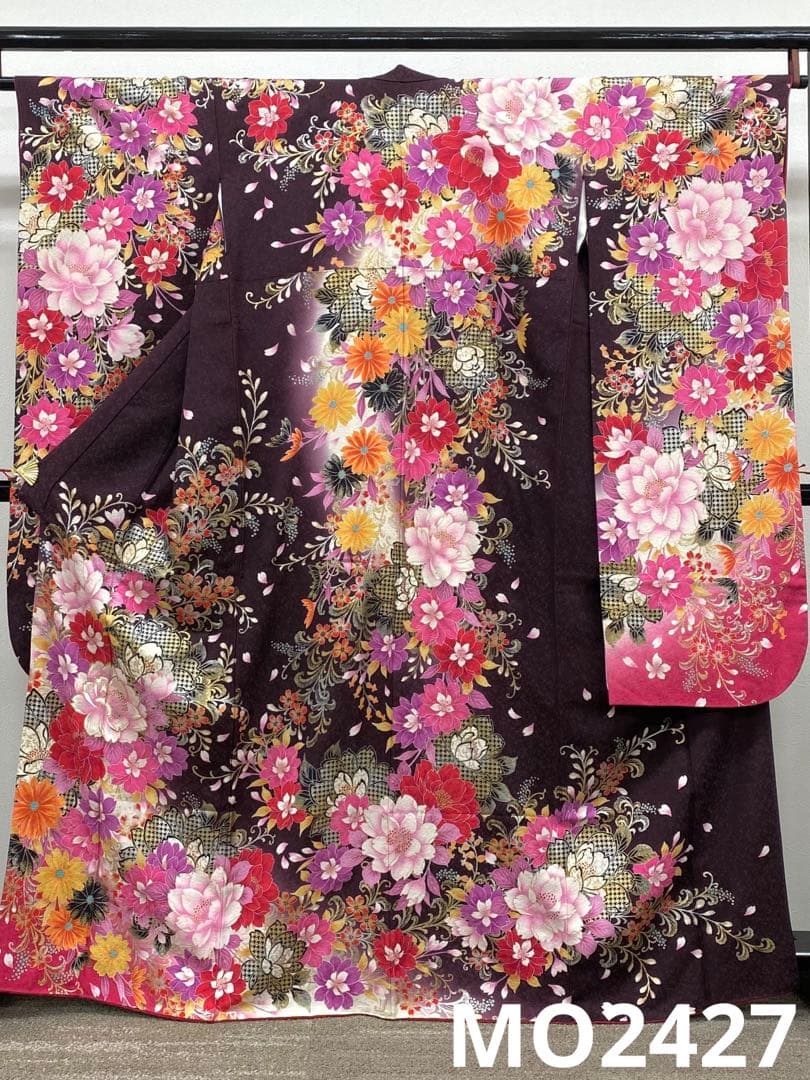 振袖 豪華 銀通し 刺繍 金彩 紋意匠 牡丹 身丈161cm パールトーン加工済