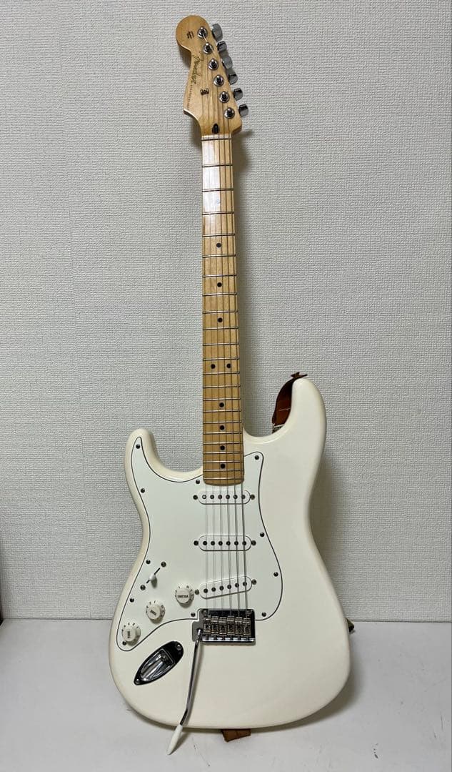 Fender ストラトキャスター ホワイト　レフティ