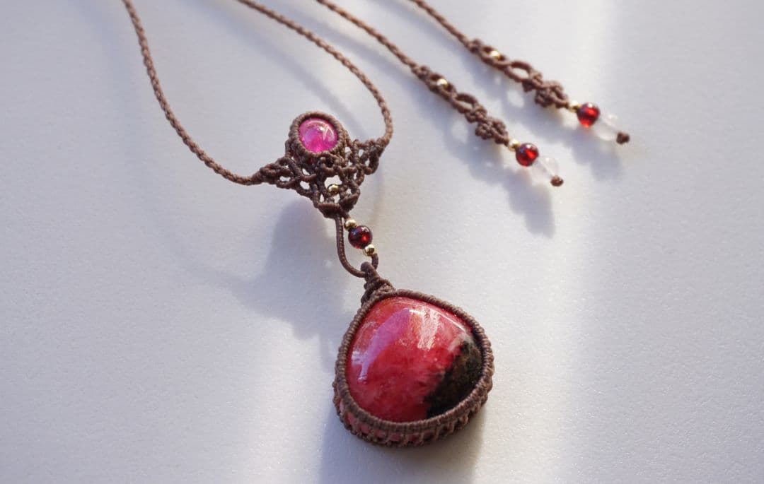 アンゴラ産ロードナイト　ピンクトルマリン　マクラメ　ネックレス