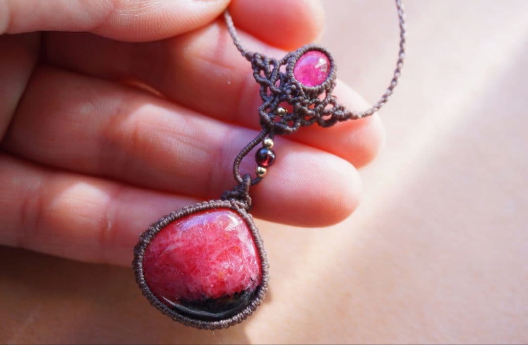 アンゴラ産ロードナイト　ピンクトルマリン　マクラメ　ネックレス