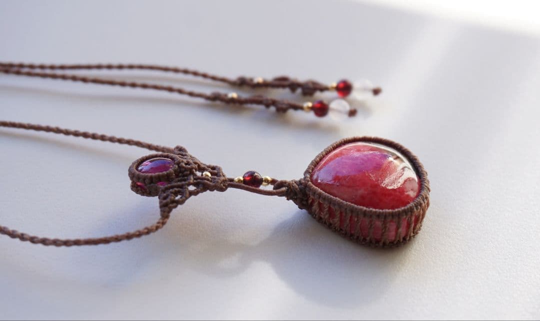 アンゴラ産ロードナイト　ピンクトルマリン　マクラメ　ネックレス