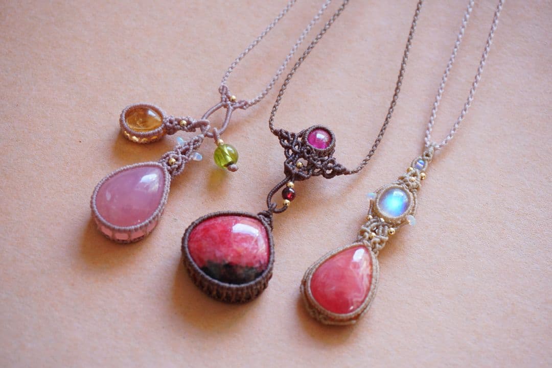 アンゴラ産ロードナイト　ピンクトルマリン　マクラメ　ネックレス