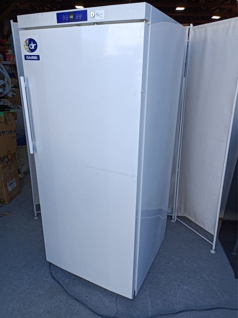 八6757【配送設置料金込み】DAIREI 冷凍庫 472L SD-521