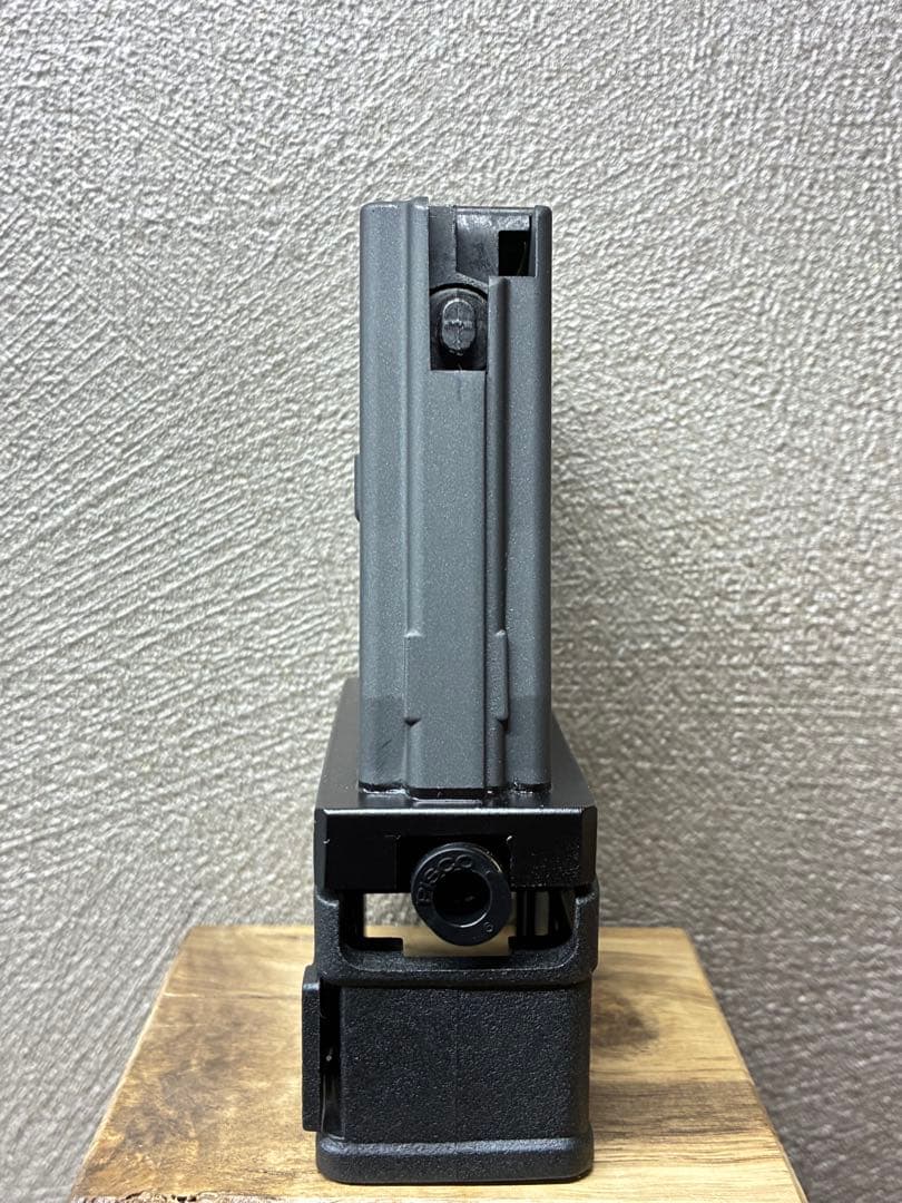 R7-37 東京マルイ GBB M4 マガジンアダプター 外部ソース仕様
