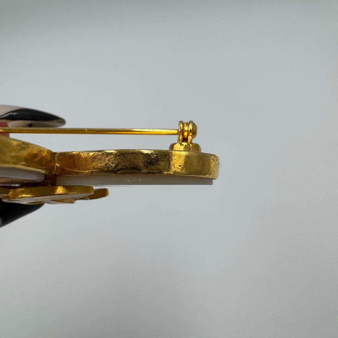 CHANEL ブローチ ココマーク フラワー ホワイトシェル ゴールド 95A