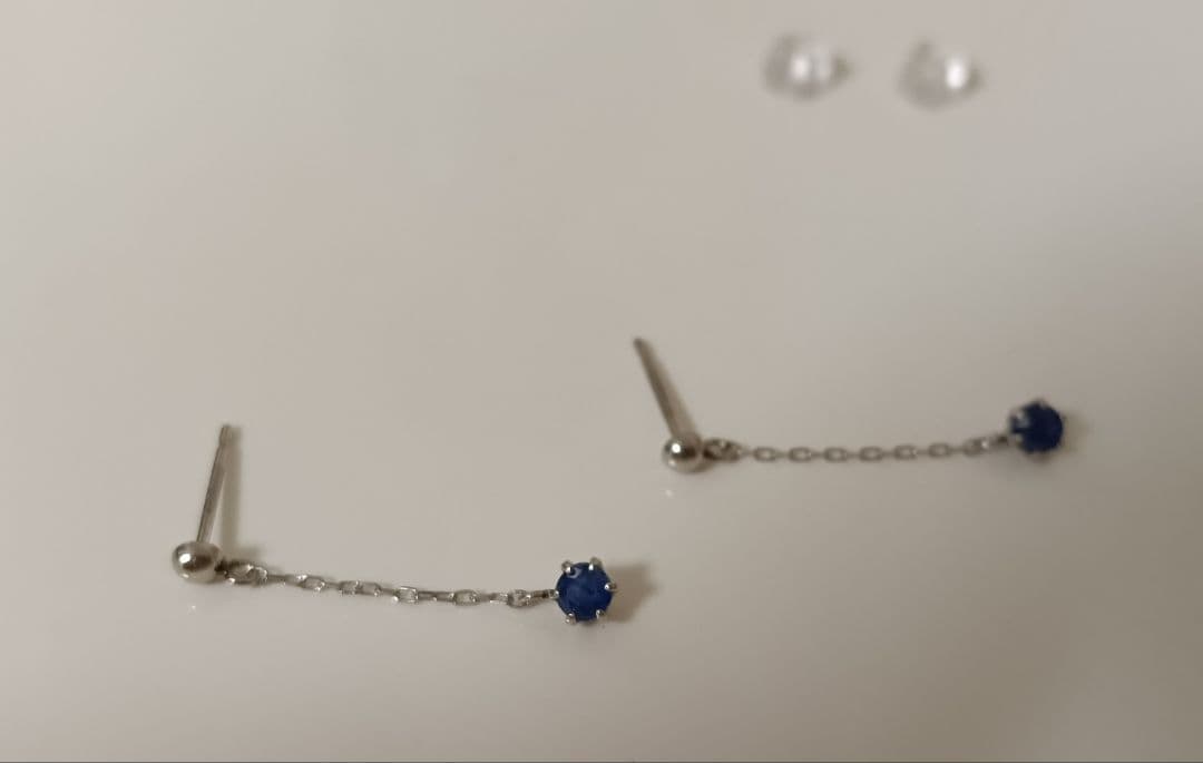 PT900 青いストーン チェーンピアス