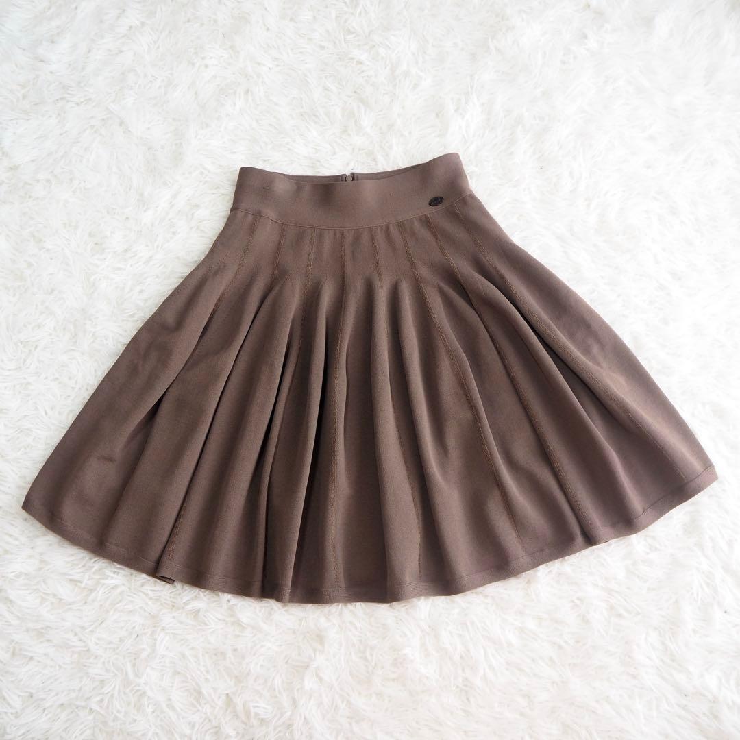 FOXEY ニット フレアスカート リリーラッフル ロゴプレート プリーツ