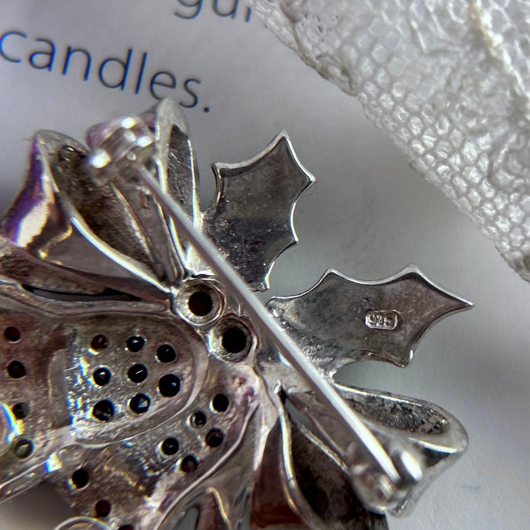 entiere【シルバー925＆ガーネット＆マルカジットのベル】美しいブローチ