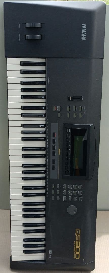 Yamaha QS300 シンセサイザー　本体のみ