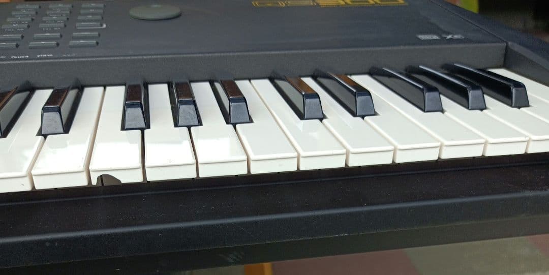 Yamaha QS300 シンセサイザー　本体のみ