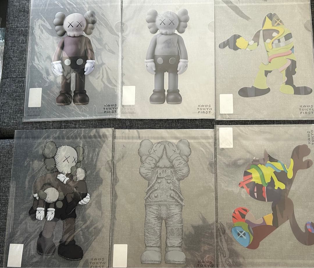 kaws tokyo first グッズ 記念品セット
