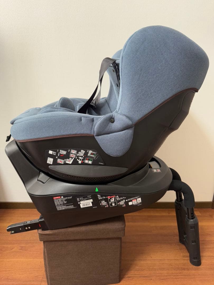 【極美品】エールベベ・クルット5 Oui デニムブルー　ウィ ISOFIX