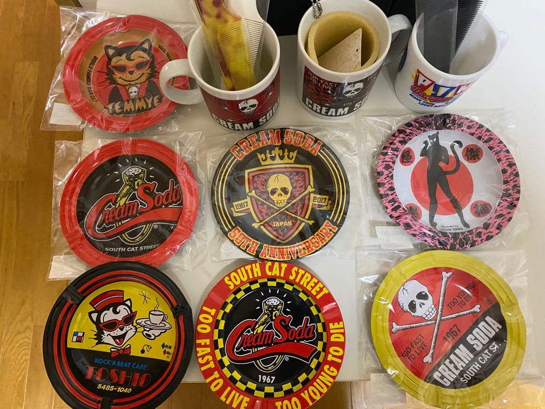 クリームソーダ 灰皿7つ、マグカップ3つ、コーム4つ、グラス3つ、入れ1つ