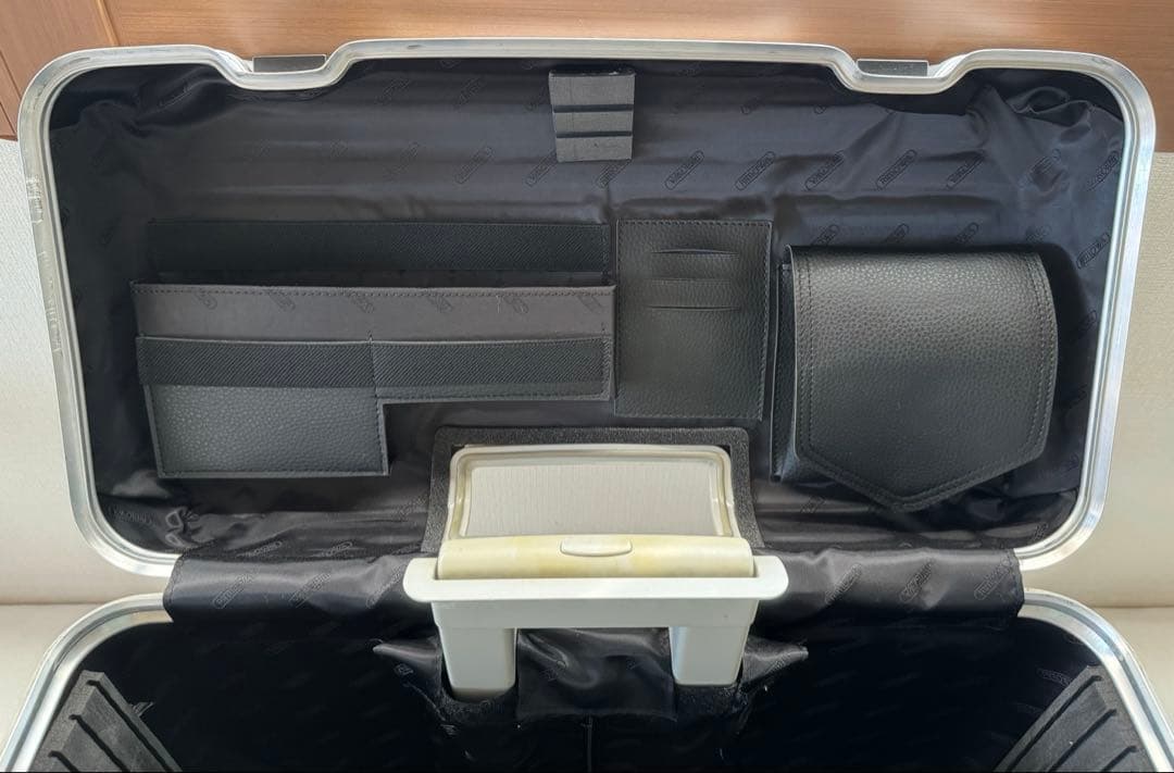 【廃盤】【美品】リモワ トパーズ パイロットトローリー 2輪 旧型 シルバー