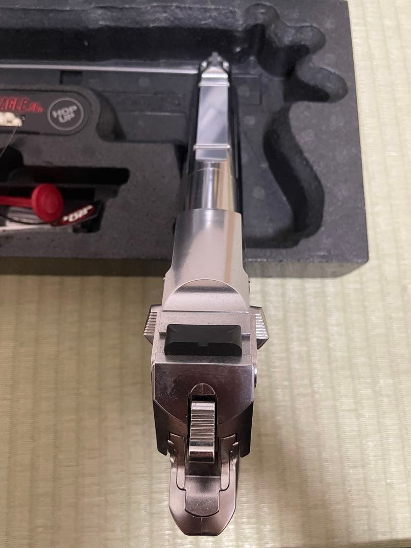 DESERT EAGLE .50AE ガスガン クロームステンレス