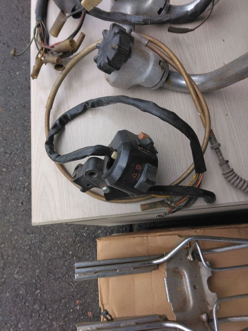 モンキーの部品いろいろです。