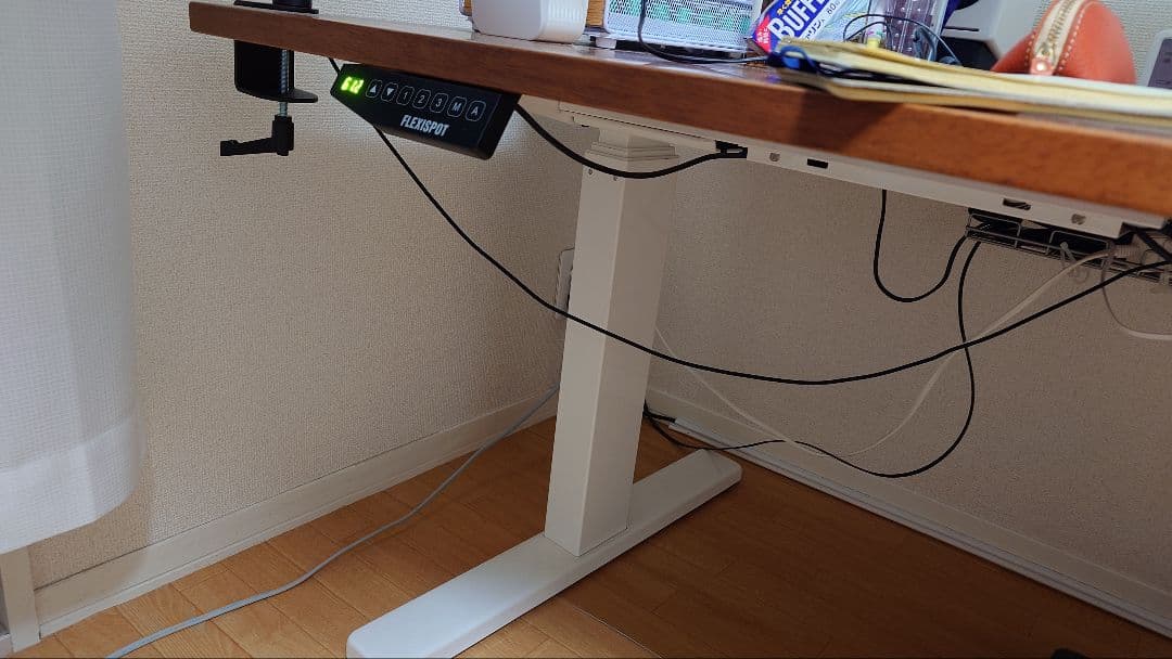 自動昇降デスク（FlexiSpot）